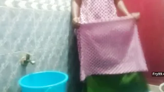 Desi Milf Catching Herself Bathing Fully Naked On Hidden Cam