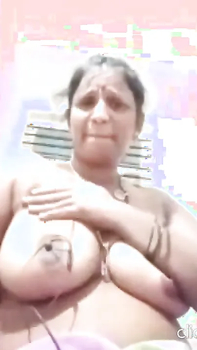 Mature Aunty Stripping And Fingering On Video Call For Lover