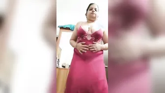 Chubby Aunty Recording Herself Naked For Her Boyfriend