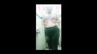 Desi Aunty Bathing Naked Caught On Camera Soaping Her Tits
