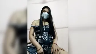Sexy Thick Aunty Spreading Wide Fingering Her Wet Cunt Hard