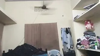 White Saree Aunty Getting Fingered During Naughty Sex Chat