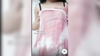 Sexy Babe Doing A Naughty Live Show Stripping Everything