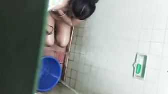 Neighbor Caught My Aunty Bathing And Filmed Her Naked Body
