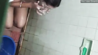 Neighbor Caught My Aunty Bathing And Filmed Her Naked Body