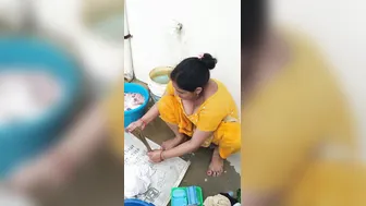 Horny Desi Milf Teasing With Her Huge Bouncing Tits Out