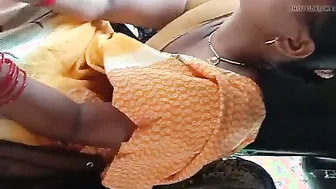 Desi Married Woman Exposing Her Tits In Auto Rickshaw Ride