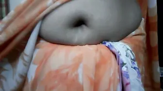 Fingering The Deep Belly Button Of My Thick Desi Aunty