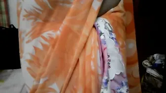 Fingering The Deep Belly Button Of My Thick Desi Aunty