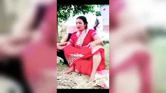 Married Woman Accidentally Flashing Her Pussy To Delivery