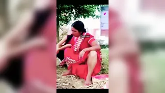 Married Woman Accidentally Flashing Her Pussy To Delivery