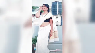 Tiktok Aunty Showing Her Belly Button And Dancing Slutty
