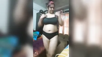 Curvy Mallu Aunty Showing Off Her Massive Natural Boobs