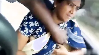 Horny Aunty Flashing Her Wet Pussy While Riding In Moving Car