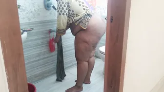 Desi Aunty Getting Caught Naked And Fucked Hard By Her Stepson