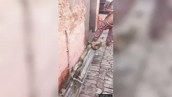 Stranger Fingering Indian Milfs Tight Asshole Making Her Moan