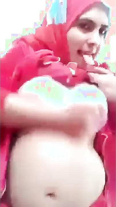 My Hijabi Milf Showing Off Her Massive Natural Tits On Cam