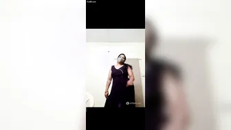 Marathi Aunty Dancing Nude On Webcam Before Fingering Herself