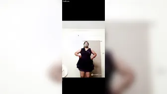 Marathi Aunty Dancing Nude On Webcam Before Fingering Herself