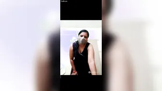 Marathi Aunty Dancing Nude On Webcam Before Fingering Herself