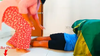 Thicc Aunty Riding Stuck Electrician Until He Fills Her Up