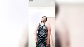 Desi Aunty Dancing Naked And Shaking Her Assets For The Cam