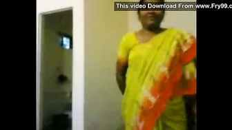 Curvy Aunty Getting Naked And Removing Her Traditional Sari