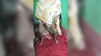 Horny Milf Stuffing Her Wet Pussy With Carrot And Moaning