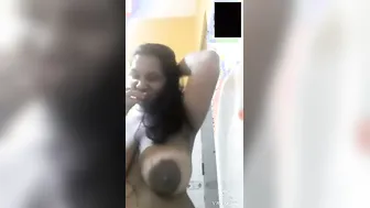 Sri Lankan Milf Getting Naked And Horny On Video Call Session