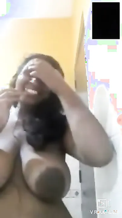Sri Lankan Milf Getting Naked And Horny On Video Call Session