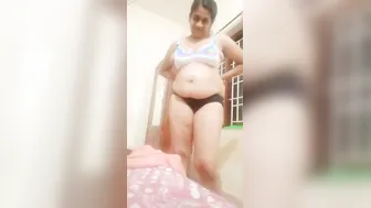 Horny Bhabhi Cheating On Husband Fucking Younger Neighbor