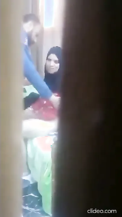 Muslim Aunty Getting Quickie Fuck Wearing Her Hijab Properly