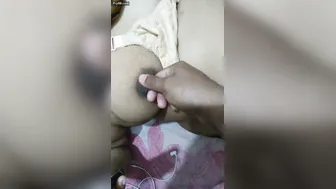 Desi Milf Exposing Her Puffy Nipples For The Camera