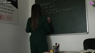 Desi Aunty Flashing Her Huge Tits From Blouse On Crowded Bus