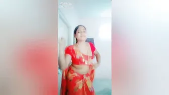 Slutty Aunty Stripping Completely Naked For The Camera