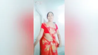 Slutty Aunty Stripping Completely Naked For The Camera