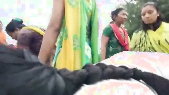 Thick Aunty Flashing Her Huge Cleavage At The Market