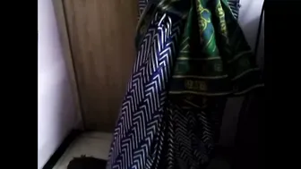 Horny Aunty In Saree Getting Her Tits And Pussy Touched