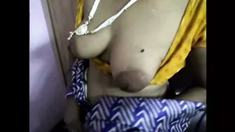 Horny Aunty In Saree Getting Her Tits And Pussy Touched
