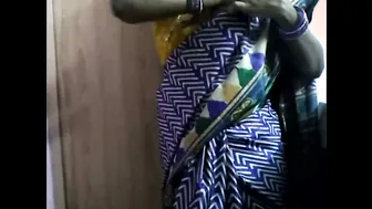Horny Aunty In Saree Getting Her Tits And Pussy Touched