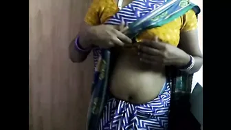 Horny Aunty In Saree Getting Her Tits And Pussy Touched
