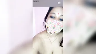 Horny Aunty Stripping Naked Dancing Showing Her Wet Pussy