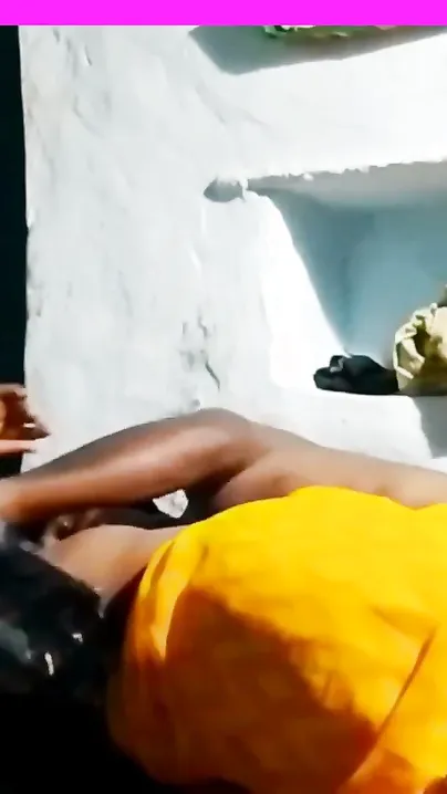 Aunty In Yellow Saree Getting Fucked Raw By Her Lover