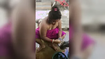 Bengali Village Aunty Bathing Naked Caught By Hidden Camera