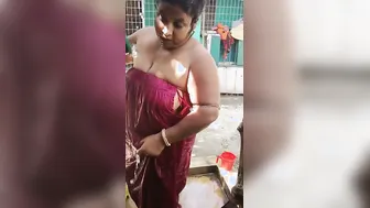 Bengali Village Aunty Bathing Naked Caught By Hidden Camera