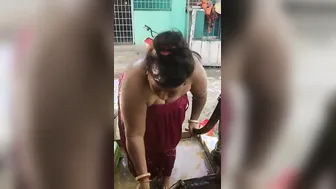 Bengali Village Aunty Bathing Naked Caught By Hidden Camera