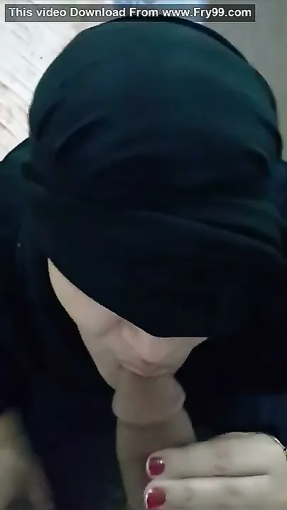 Arab Dubai Aunty Giving Sloppy Blowjob Swallowing It All