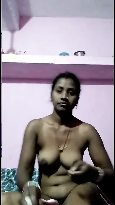 Horny Tamil Babe Fingering Her Wet Pussy Home Alone Today
