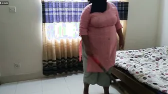 Mature Pakistani Milf Gets Creampied While Doing Chores