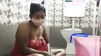 Tamil Babe Bathing Naked On Webcam Showing Everything Off